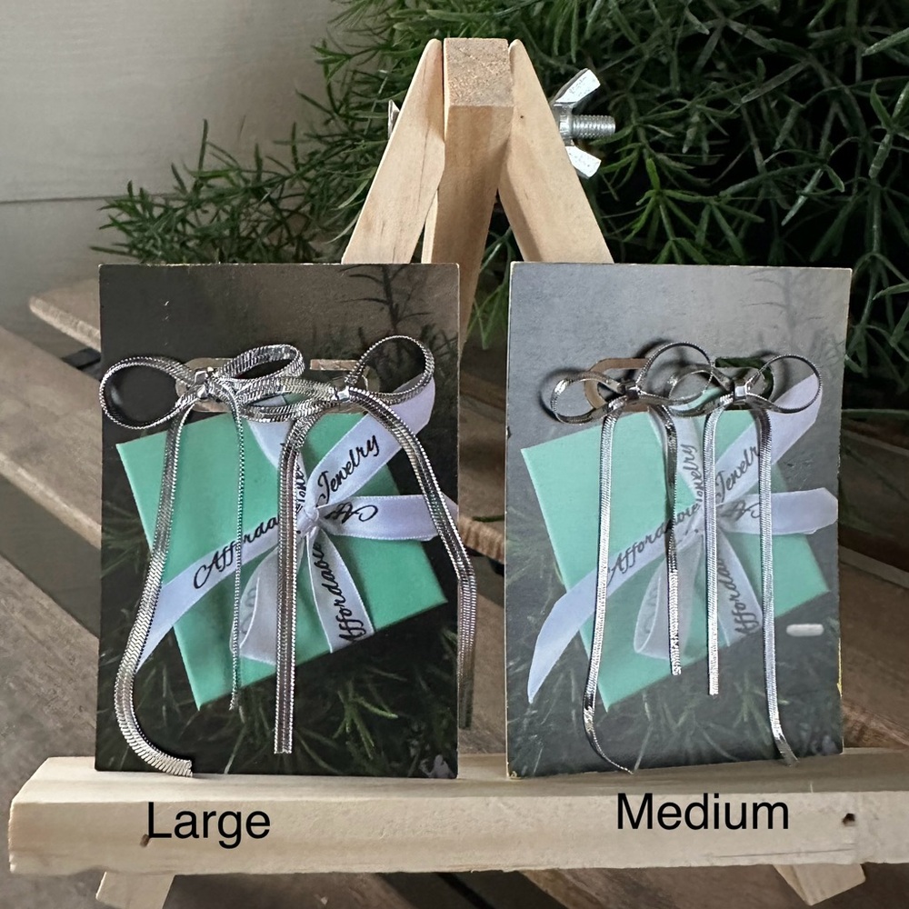 Large Ribbon Earrings - Picture 2 of 10